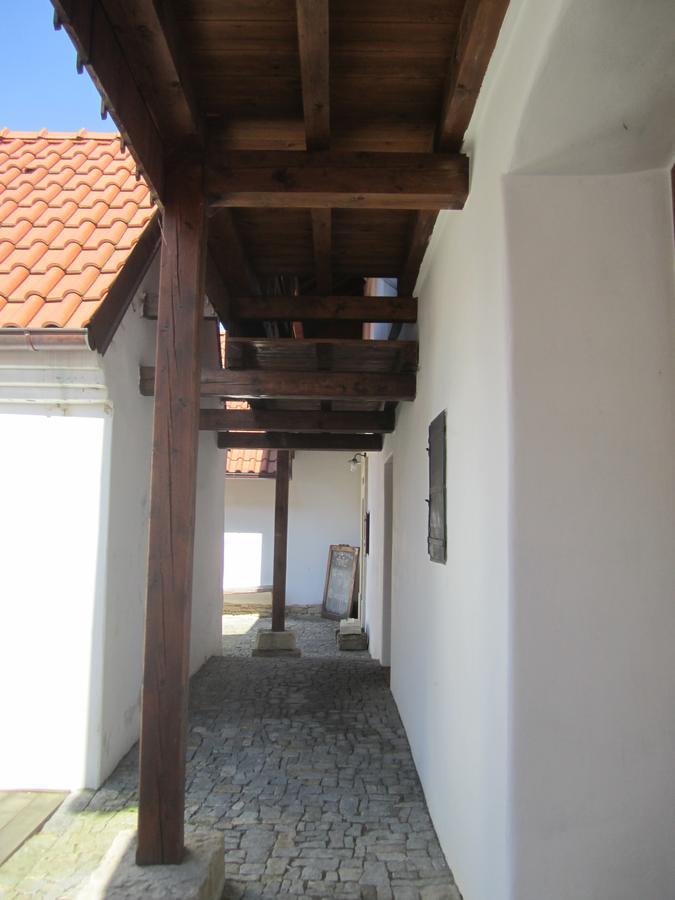 Holubnik Statecnych Zen Kralovych Hotel Luže Exterior foto
