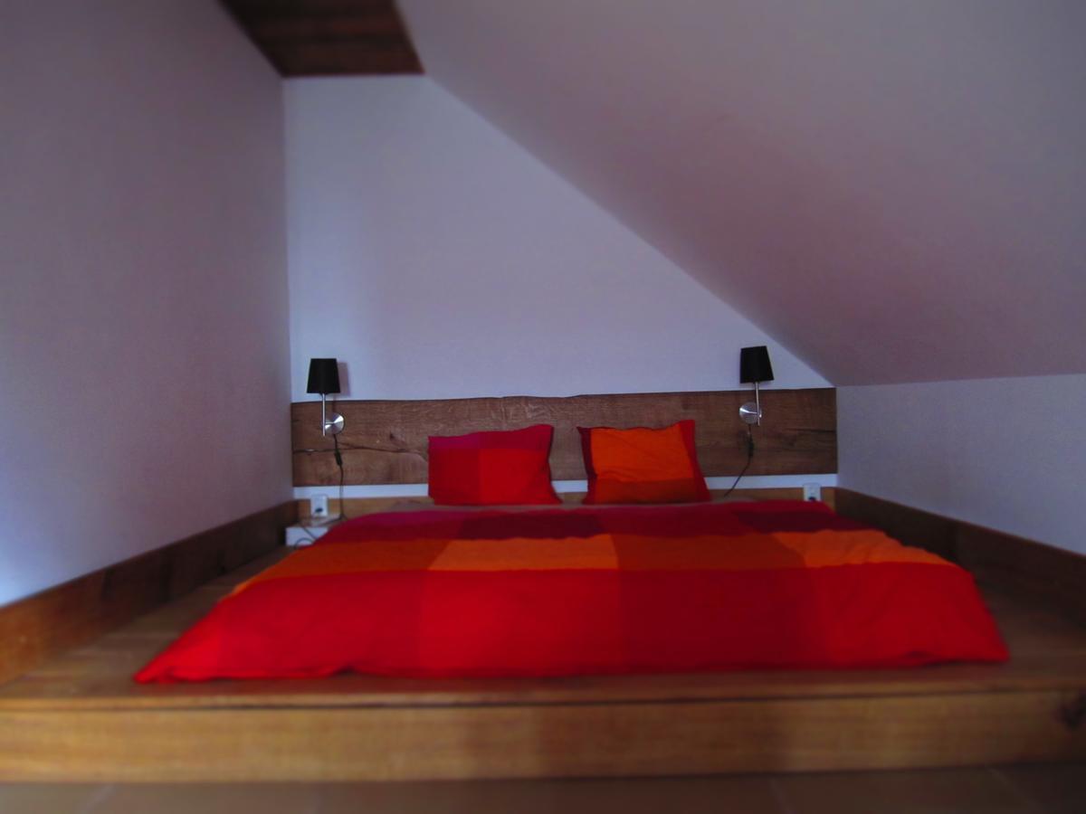 Holubnik Statecnych Zen Kralovych Hotel Luže Exterior foto